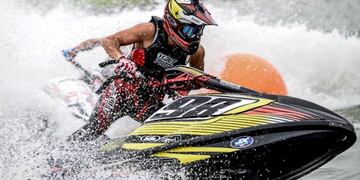 Un fin de semana a puro deportes acuáticos en Villa Rumipal\u002E