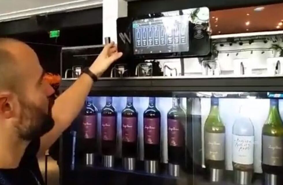 La dispensadora de vino, el atractivo del centro de medios del G20