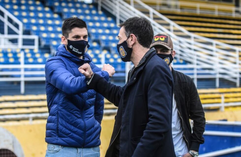 Central presentó al Kily González a los jugadores en el Gigante