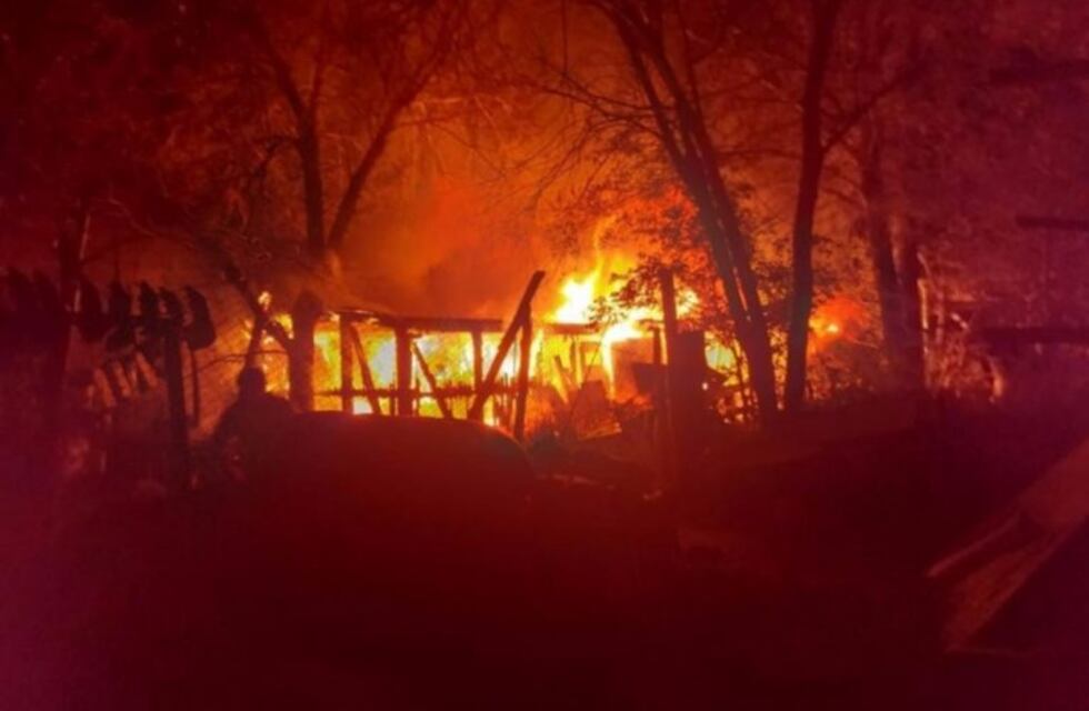 Se le incendió el galpón a un herrero en La Toma