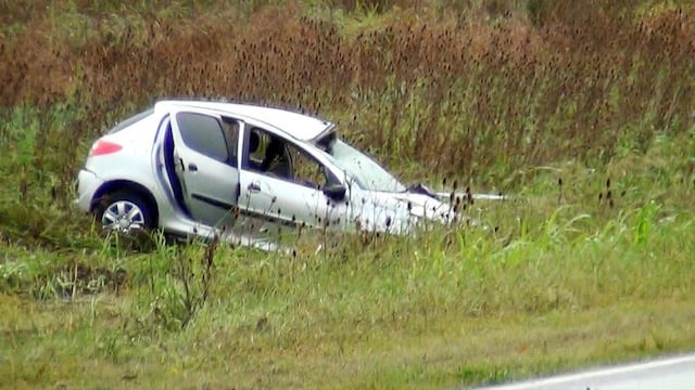 Cinco ju00f3venes se accidentaron mientras volvu00edan de bailar a bordo de un auto cerca de Casilda.