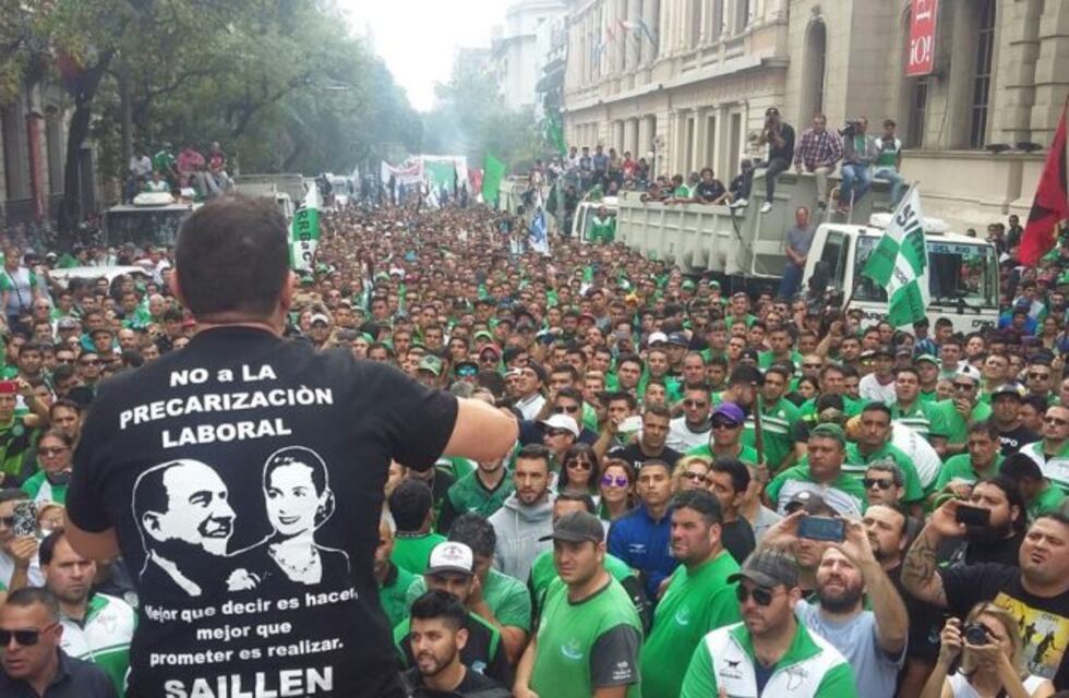 Estatales y partidos de izquierda marcharon en Córdoba