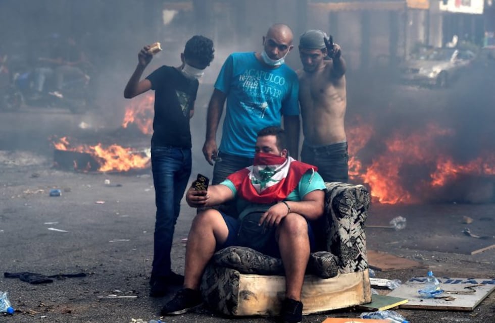 Tras masivas protestas, el gobierno de Líbano cancela la polémica tasa por el uso de Whatsapp