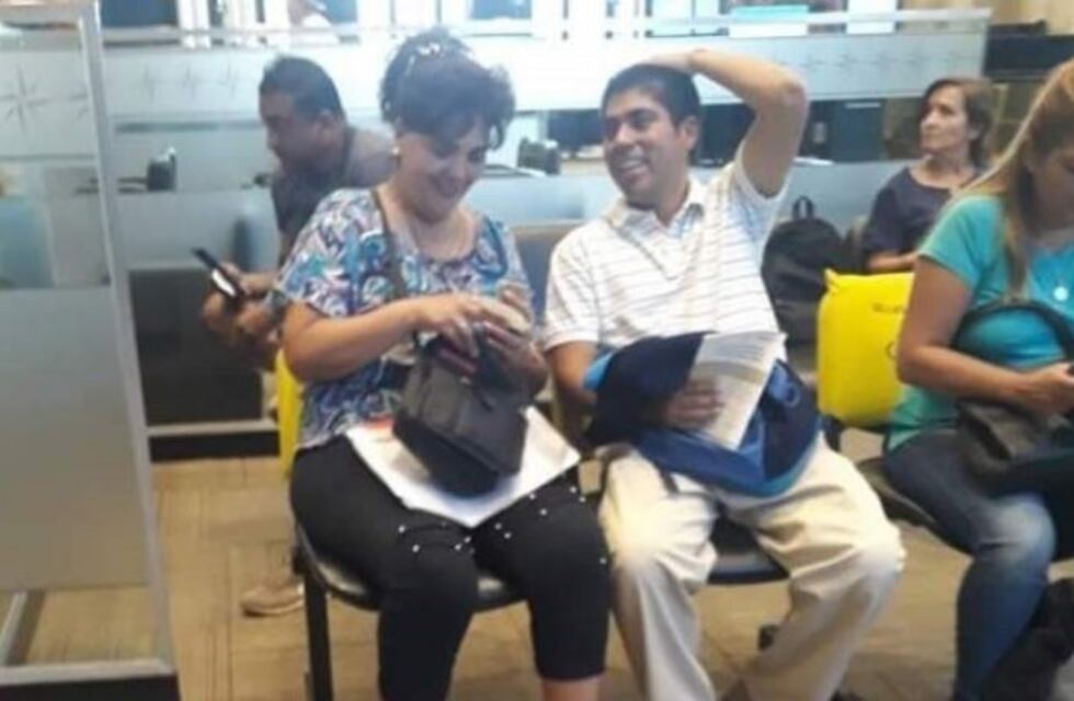 Liberaron a un cura acusado de abusar de sus sobrinos y lo escracharon