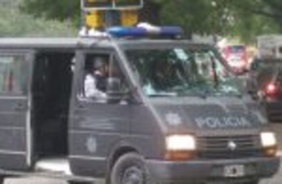 Godoy Cruz: prófugo intentó escapar en micro