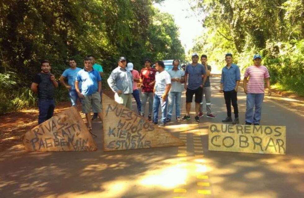 Obreros vuelven a cortar el acceso al Aeropuerto de Iguazú