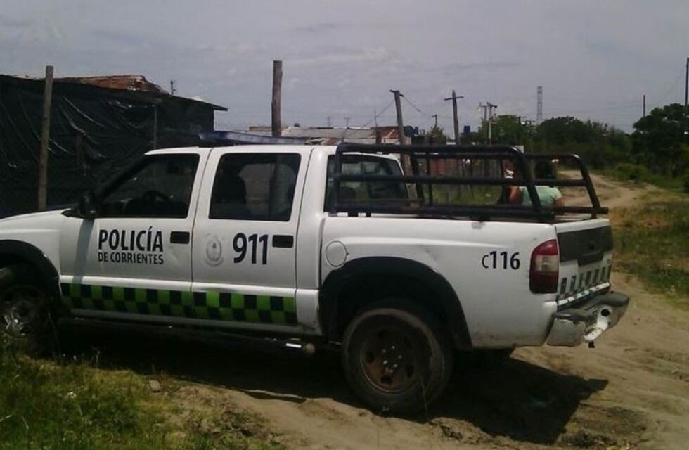 Dos policías fueron atacados a cuchillazos en San Carlos