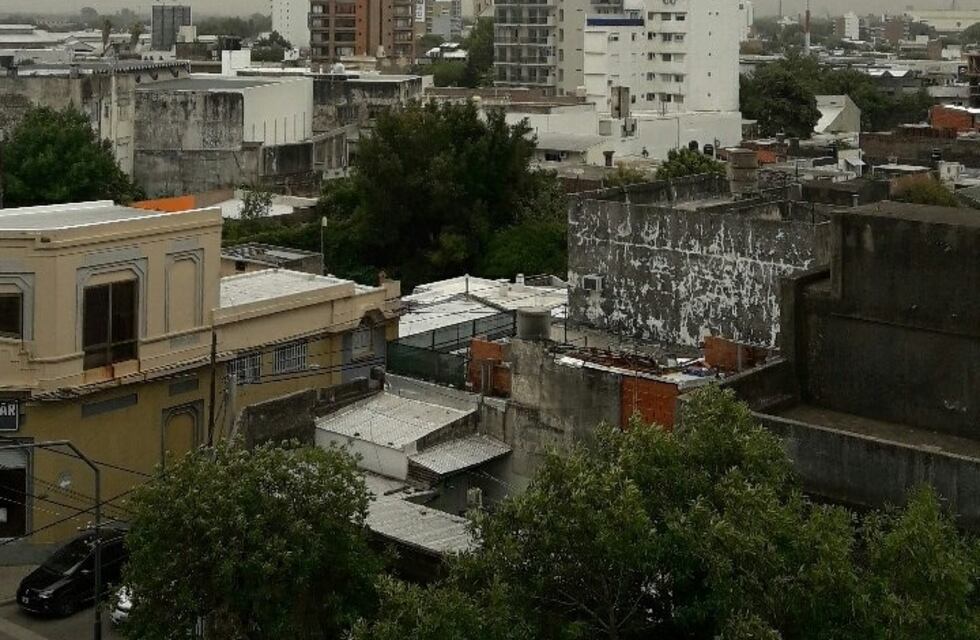 A no soltar el paraguas: el alerta por tormentas se extendió a casi toda la provincia