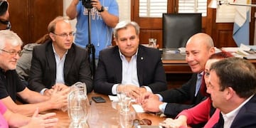 El sindicato de trabajadores estatales fue el primero en aceptar la oferta del 18%\u002E (@upcnstafe)