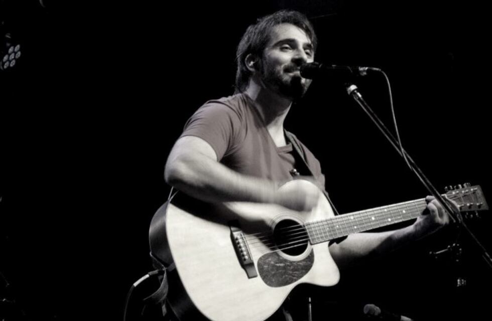 Hernán Bolletta presenta "Al costado del sol" en Córdoba