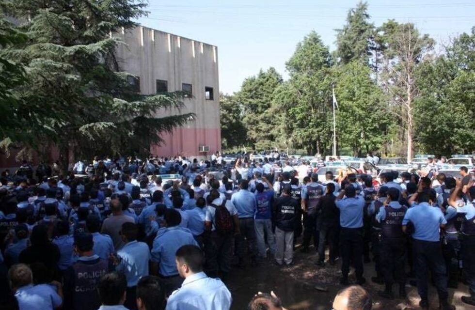 Se viene el megajuicio a policías por los saqueos de 2013