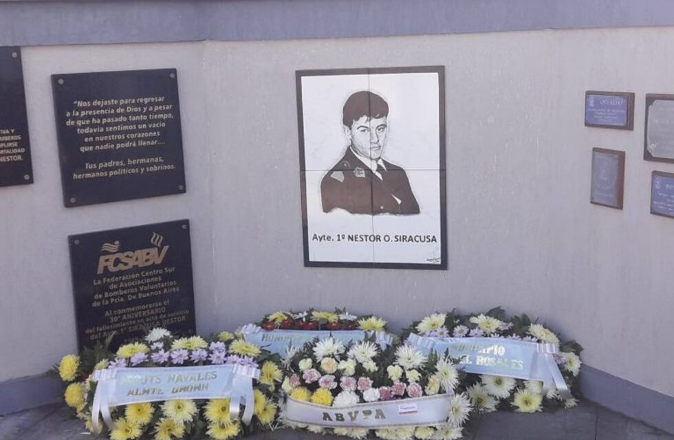 Punta Alta: Sentido homenaje al bombero Voluntario Néstor Siracusa