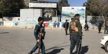 La policía durante el ataque en Kabul\u002E (REUTERS)