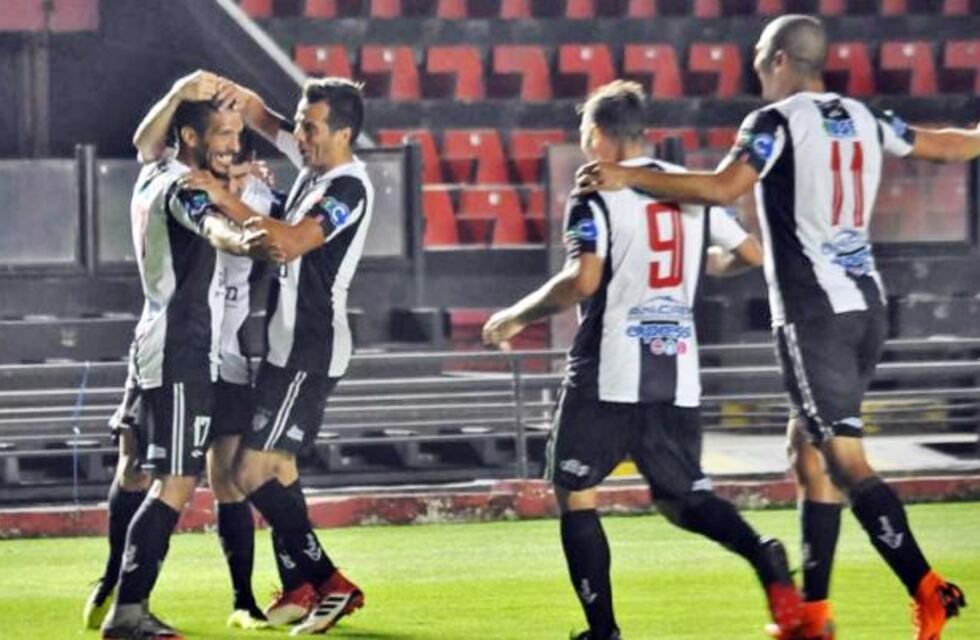 Central Córdoba superó a Brown de Adrogué y sigue haciendo historia en la Copa Argentina