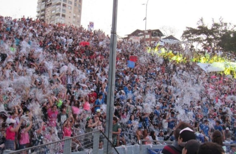 El día de la Primavera comenzó con una fiesta estudiantil en el Anfiteatro