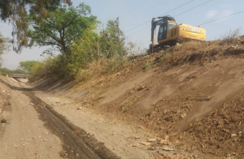 Con el fin de evitar desbordes sanean 1500 metros del Canal Norte
