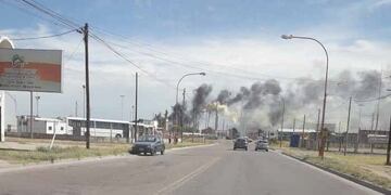 Multan a la ex Petrobras por emisión de humos negros