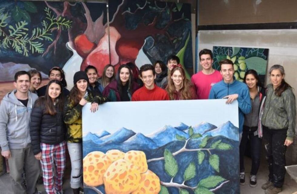 Con un mural Bariloche se prepara para recibir la primavera
