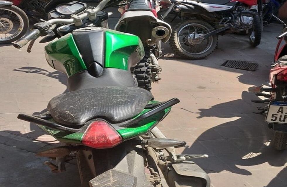 Luego de una persecución detienen a dos arrebatadores