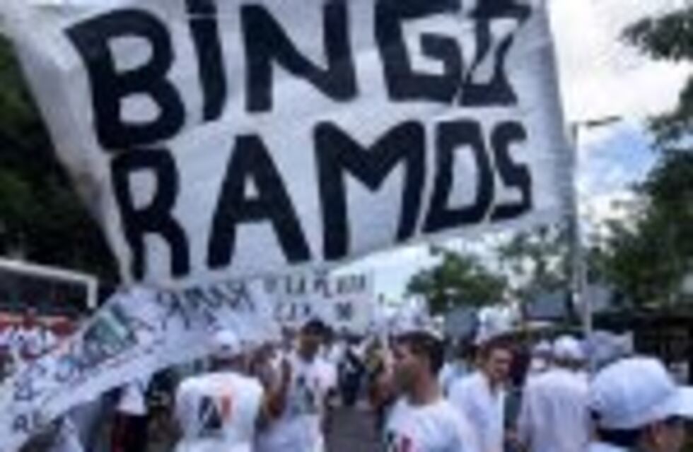 Los manifestantes liberaron la 9 de Julio y se instalaron frente al Congreso