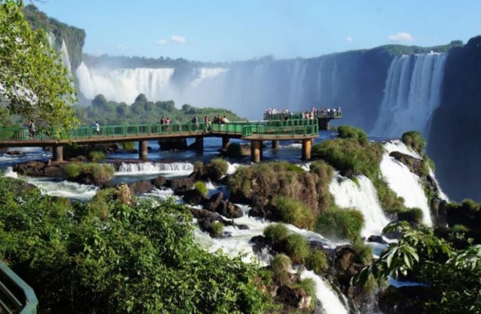 A pesar de sus 100 casos positivos, Foz reabre el turismo desde el 10 de junio