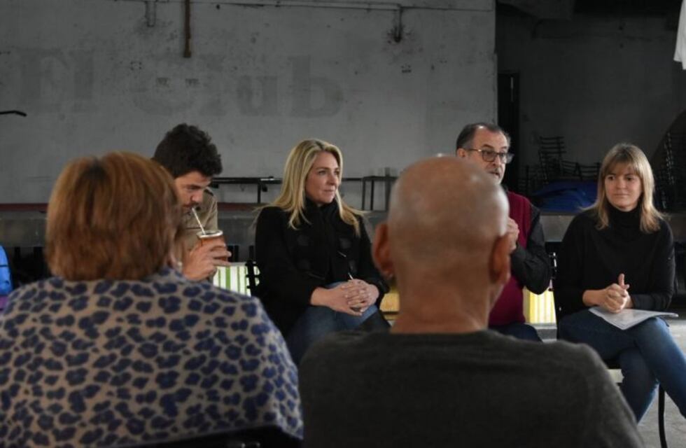 Schmuck quiere "favorecer a usuarios y proteger a trabajadores" en el debate sobre Uber