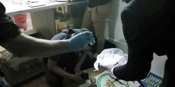 Desbarataron un kiosco de drogas en Trelew y detuvieron al hijo de un policía retirado\u002E