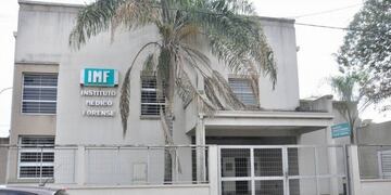 Los cadáveres fueron trasladados al Instituto Médico Forense de Corrientes para la autopsia.