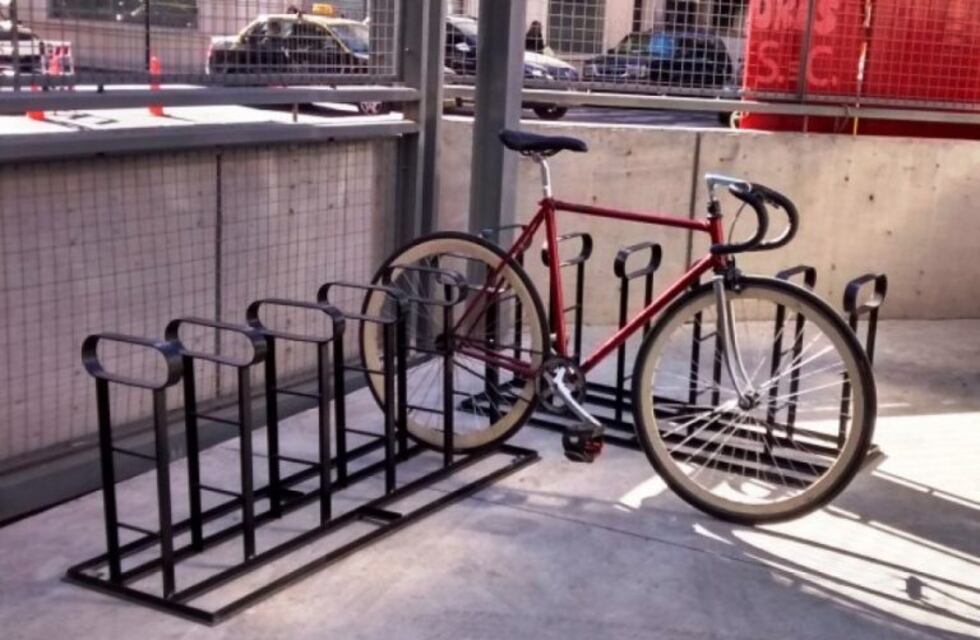 Buscan determinar si las playas de estacionamiento tienen espacios obligatorios para bicicletas