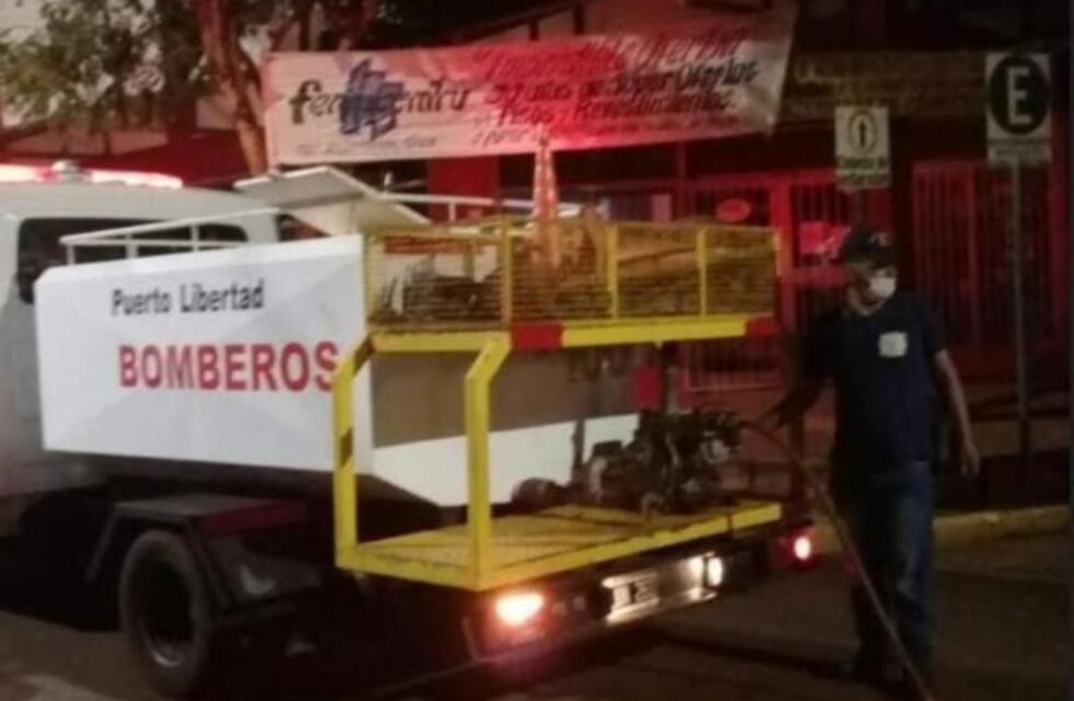 Puerto Libertad: Bomberos Voluntarios trabajan en la desinfección de veredas