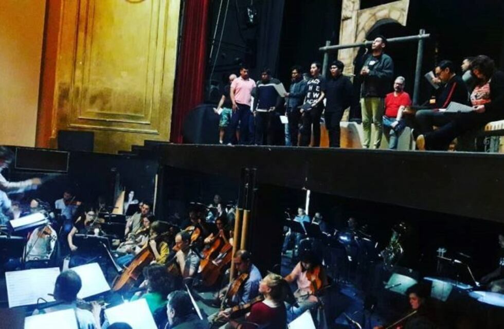 La ópera "La Arlesiana" se presenta en una noche mágica
