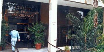 El Colegio de Escribanos autorizó el cumplimiento del protocolo a los profesionales en zonas libres de circulación del virus\u002E