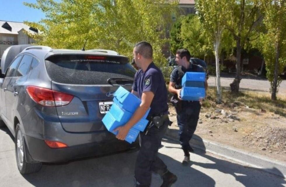 Allanamientos en el Ministerio de Educación de Chubut