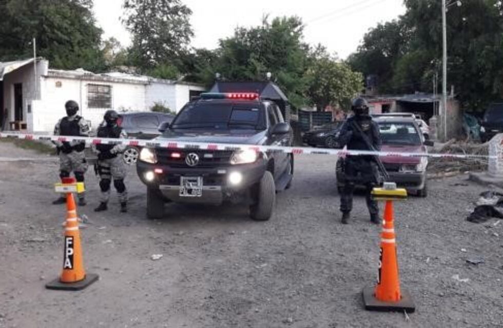 Golpe a la venta de drogas en La Calera: una familia detenida