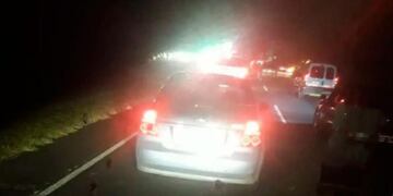 Un nene murió tras el vuelco de una camioneta en la Ruta 2 (Foto: Twitter)