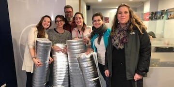 Fabricación de bolsas para dormir en Bariloche (Foto: ANBariloche)\u002E