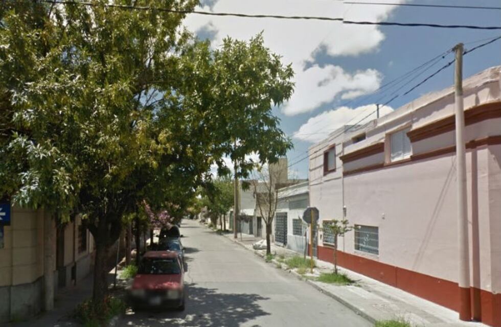 Encapuchados desvalijan la casa de un policía, lo golpean y le roban el arma