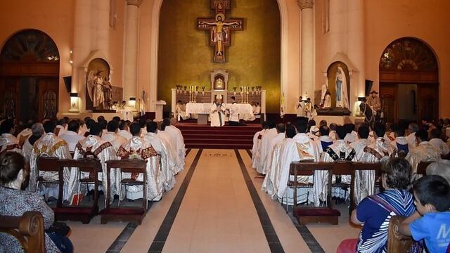 Catedral de San Rafael, Obispo Taussig y sacerdotes