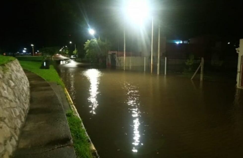 Gualeguaychú: el río supera los 4 metros y continúan evacuando familias