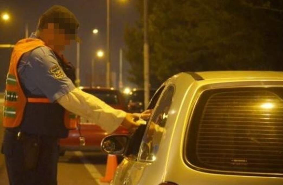 Fue detenido por manejar ebrio y en contramano