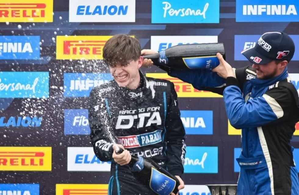 Exequiel Bastidas se impuso en la final de TC2000 en el Juan Manuel Fangio