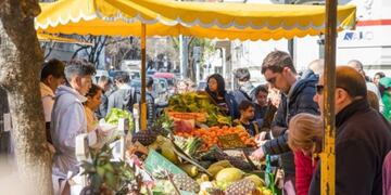 Los vecinos podrán pagar con tarjeta de débito en las Ferias Itinerantes de Abastecimiento Barrial\u002E (GCBA)