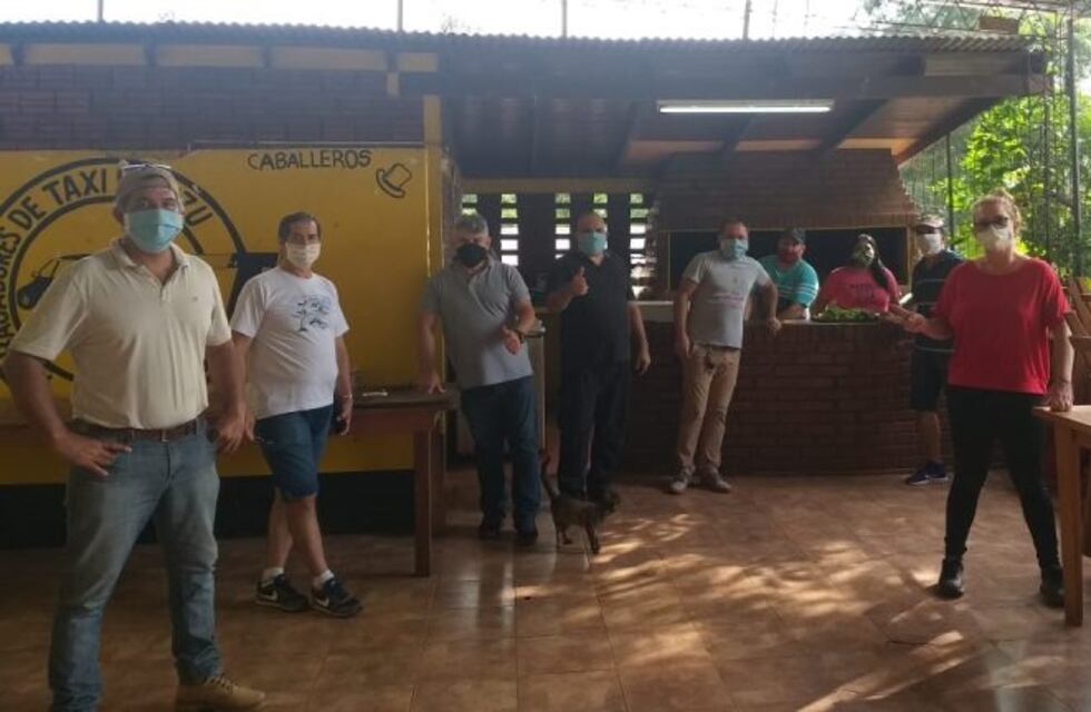 Taxistas y remiseros de Iguazú se lucieron con un gran locro para este Día del Trabajador