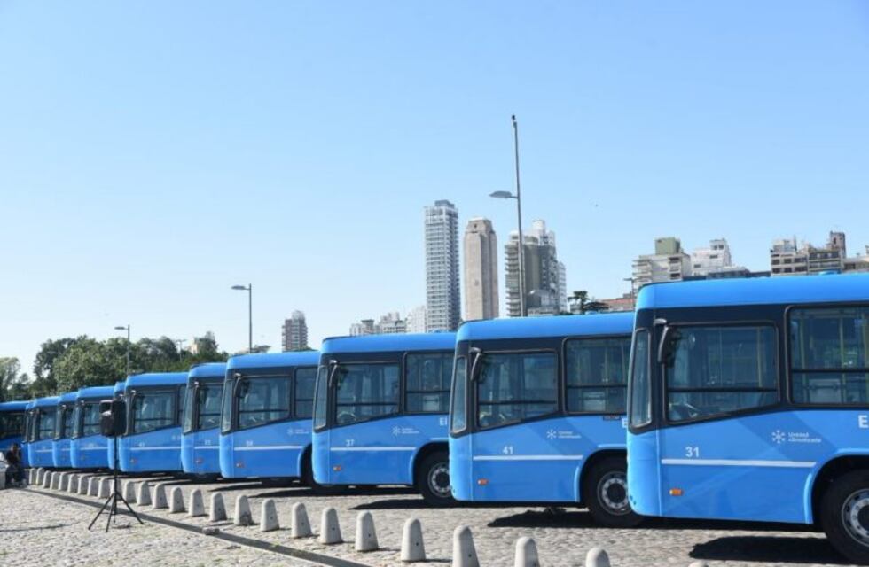 El Cacique no pudo cumplir con los pagos y devolvió 50 colectivos a estrenar