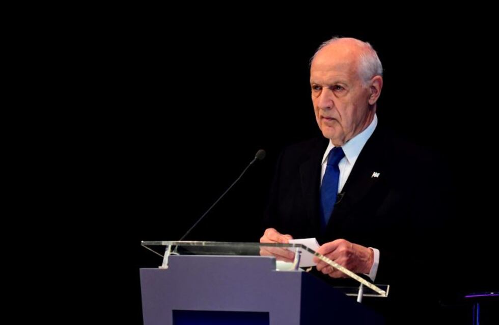 Roberto Lavagna resaltó que la Argentina "lleva ocho años de estancamiento absoluto"