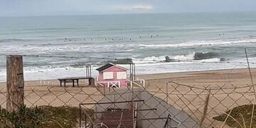 Marplatenses se saltearon las excepciones a la cuarentena: corrieron y surfearon (Foto: 0223)