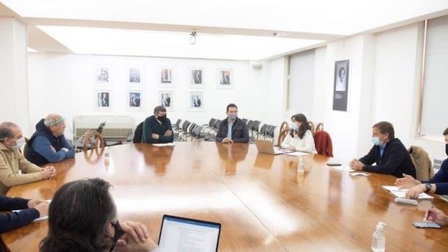 Suarez y los intendentes del gran mendoza por la pandemia. Archivo.
