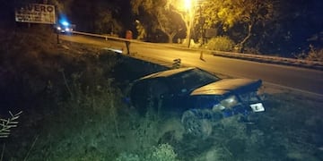 El hombre perdió el control de su auto y terminó en un arroyo en la zona de Villa Las Rosas, en Traslasierra\u002E