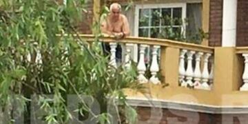 Herme Juárez disfruta de la prisión domiciliaria tomando sol en el balcón de su mansión (Medios Red)