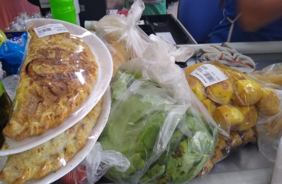 Cambiaba los códigos de barra en los supermercados para pagar menos y lo descubrieron